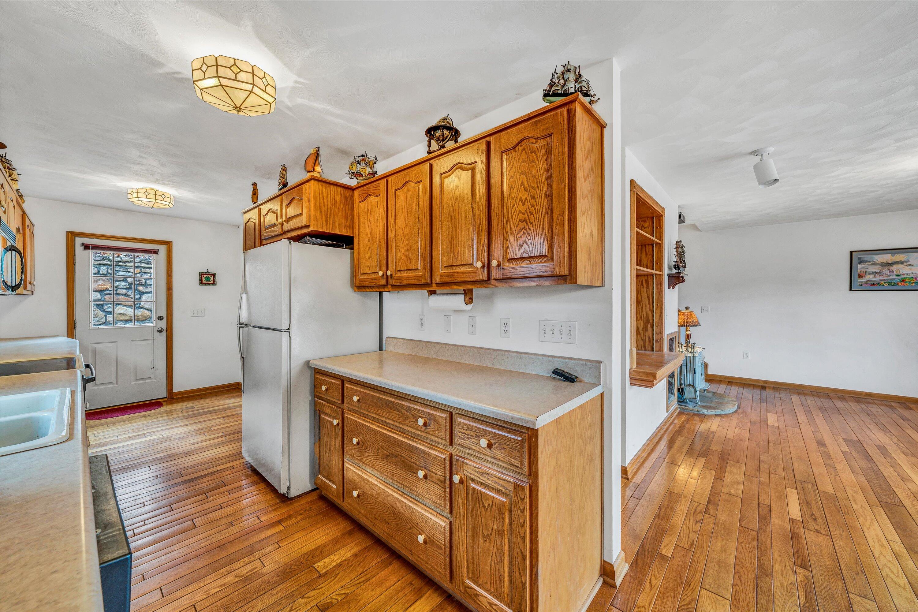 5414 Grandin Rd Extension Roanoke, VA 24018 - Photo 7 of 35 07-DSC00301