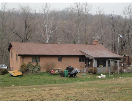 1092 Lone Pine Road Amity, PA 15311 - Photo 3 of 6 Exterior Back.