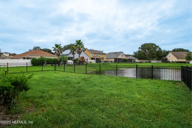 a view of outdoor space yard and porch
