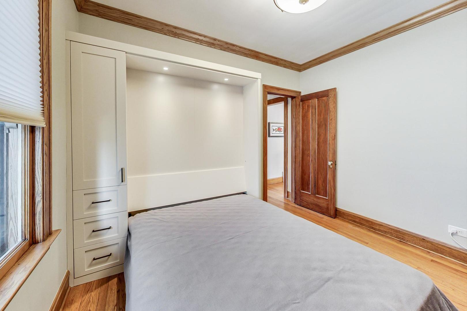9031 Fairview Avenue Brookfield, IL 60513 - Photo 16 of 35 a view of an empty room