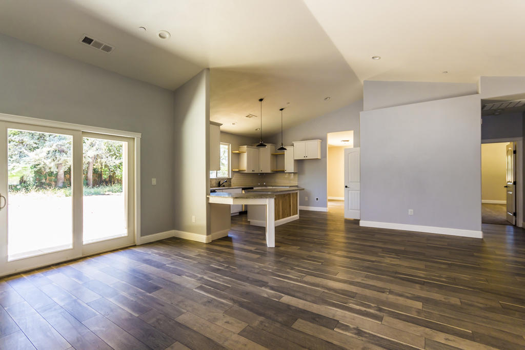22305 Lone Tree Road Anderson, CA 96007 - Photo 6 of 29 living area2