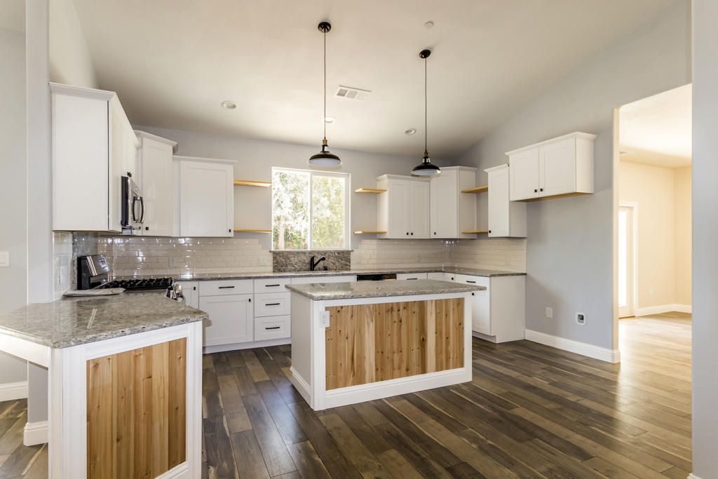 22305 Lone Tree Road Anderson, CA 96007 - Photo 8 of 29 kitchen