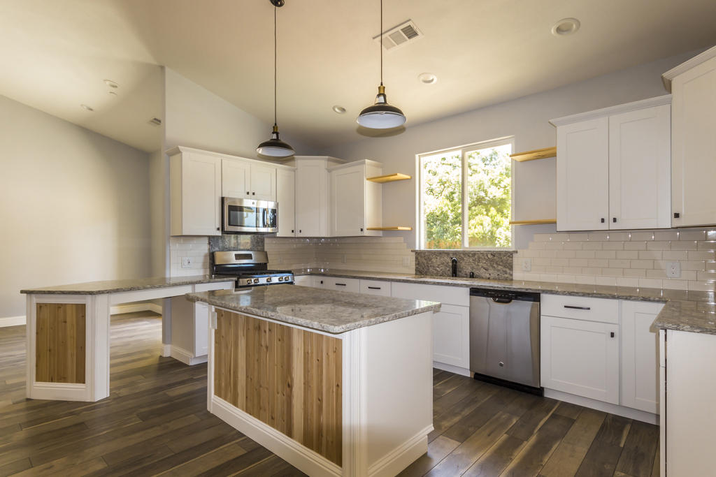 22305 Lone Tree Road Anderson, CA 96007 - Photo 9 of 29 kitchen2