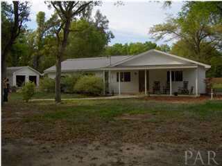 5424 Tom Sawyer Road Milton, FL 32583 - Photo 1 of 19 The look is Quaint, the Size is Amazing!