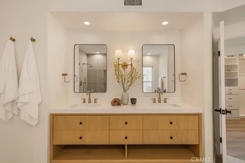 $2,850,000 | 519 10th Street, Huntington Beach, CA 92648