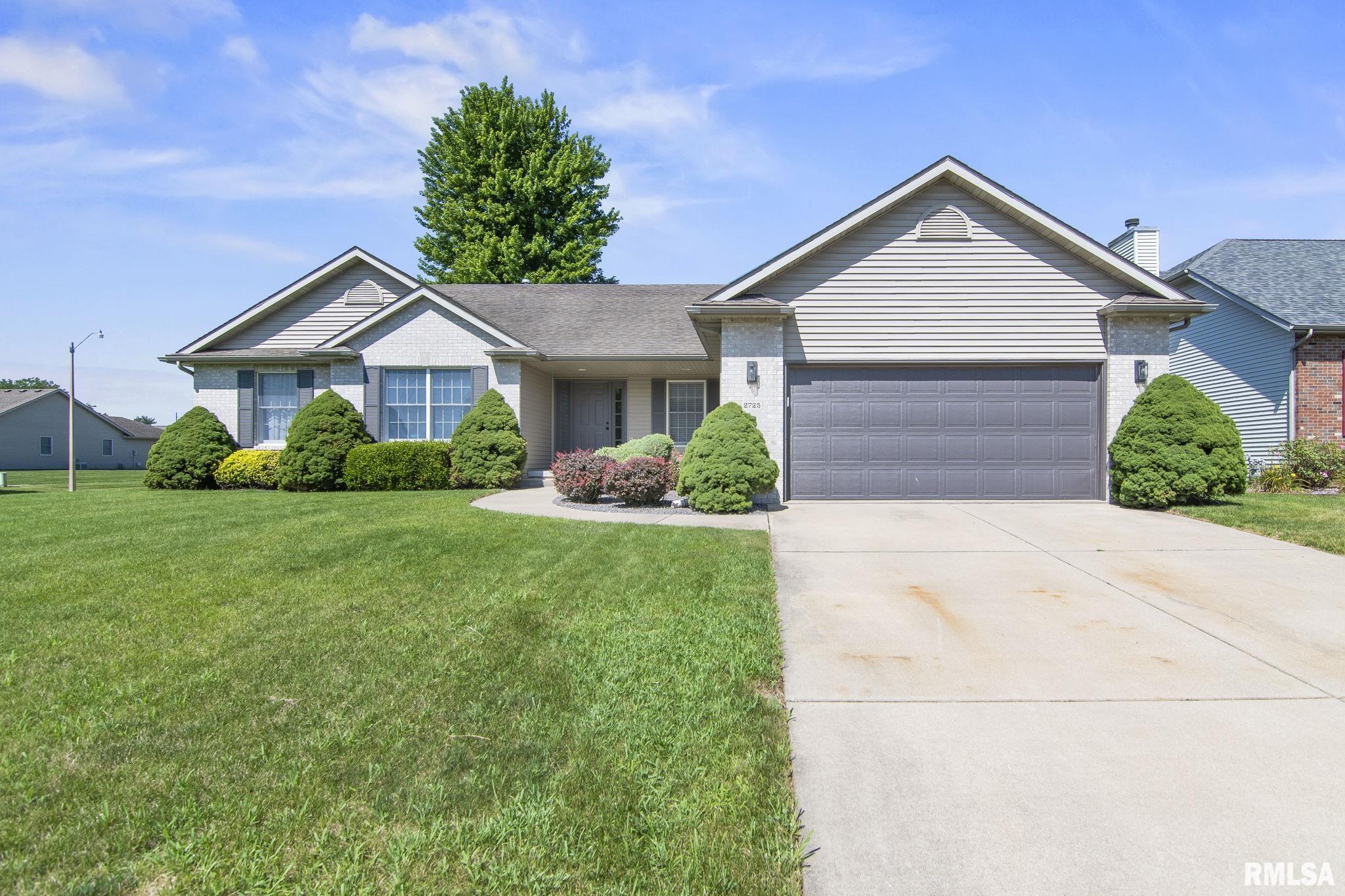2725 Wordsworth Drive Springfield, IL 62711 - Photo 2 of 38