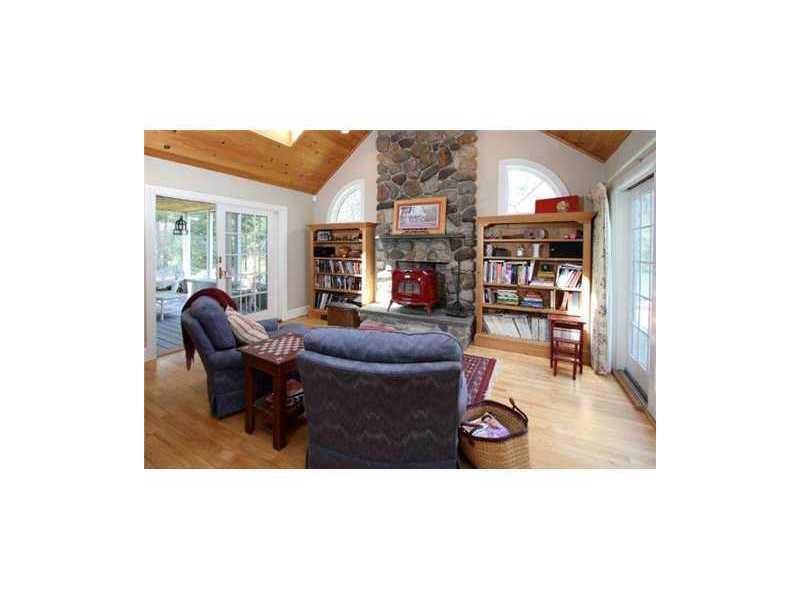 20 Ledge Road Cumberland Foreside, ME 04110 - Photo 9 of 23 Den/Family/Great Room.