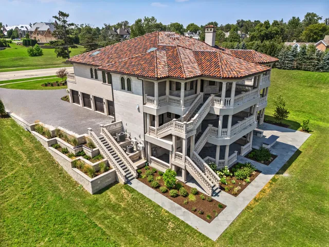 $5,900,000 | 6413 South County Line Road, Burr Ridge, IL 60527