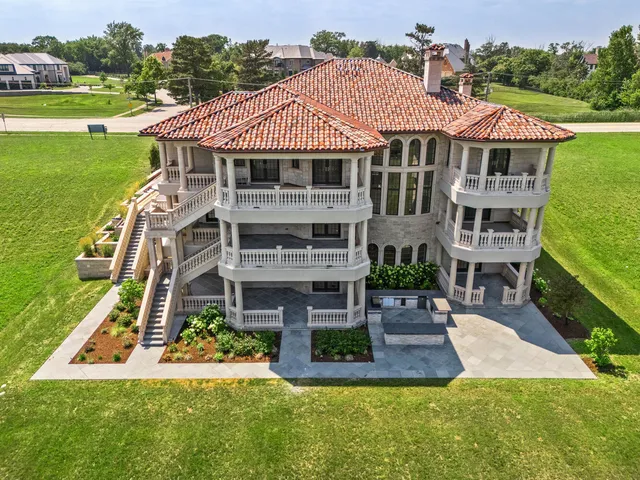 $5,900,000 | 6413 South County Line Road, Burr Ridge, IL 60527