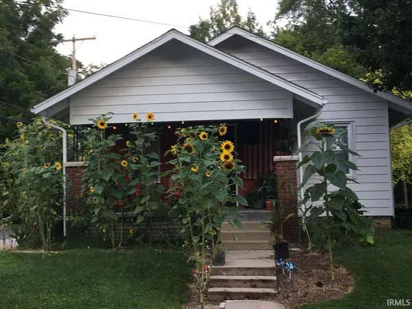 $1,450 | 111 North Elm Street, Bloomington, IN 47404