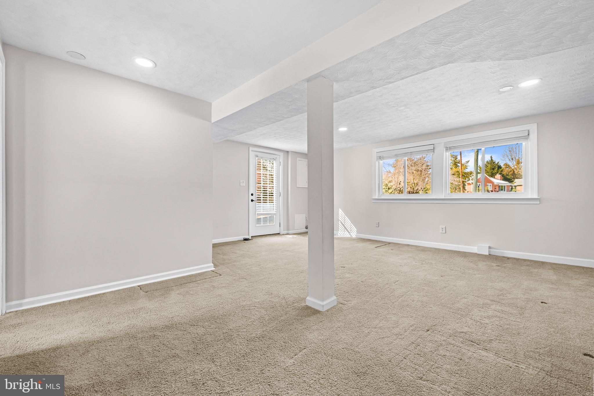 6813 Derrell Court Alexandria, VA 22307 - Photo 27 of 34 an empty room with windows