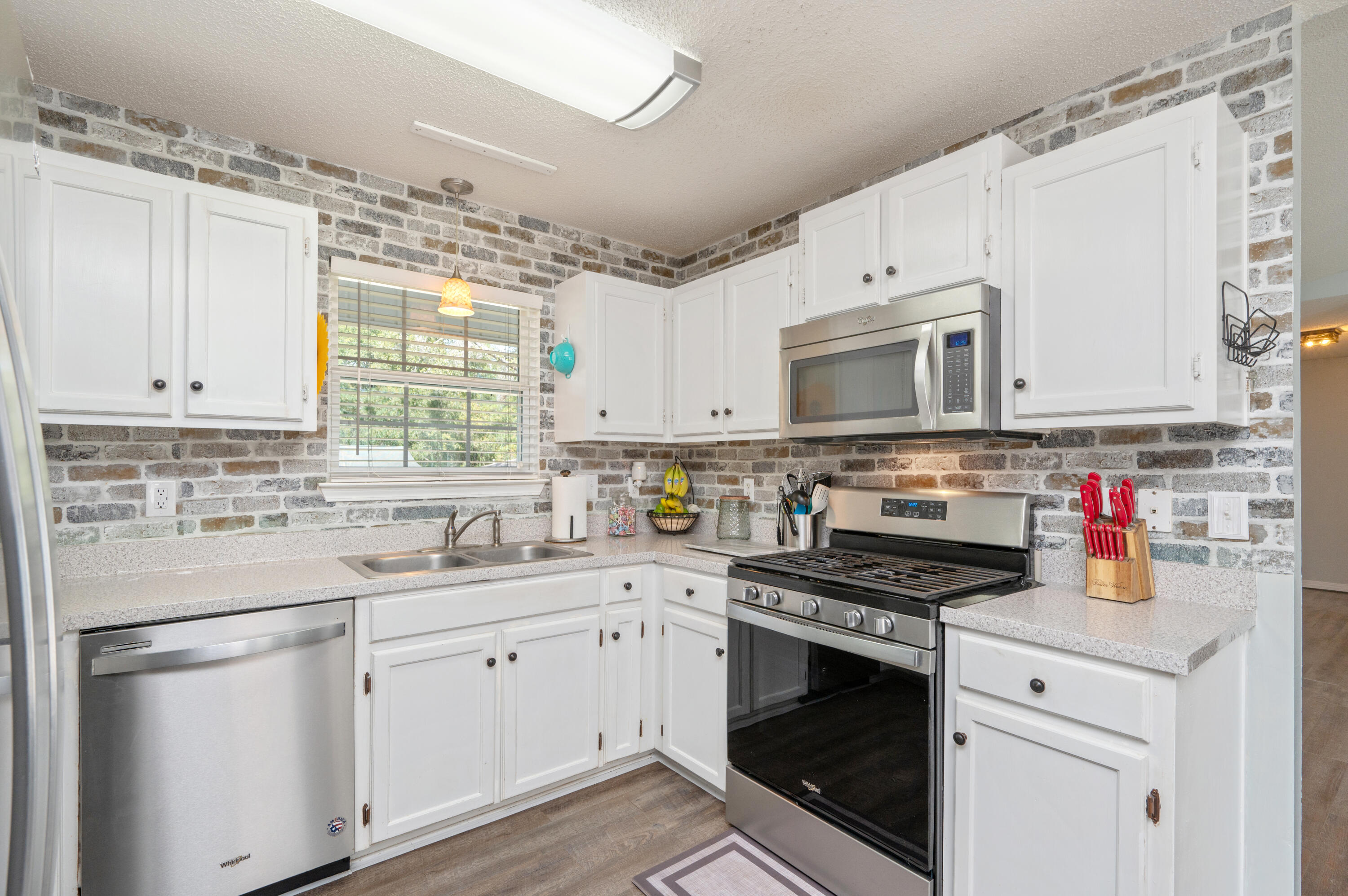 3010 Windsor Circle Crestview, FL 32539 - Photo 6 of 21 Kitchen