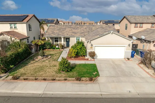 $384,900 | 1467 Linda Mesa Drive, Madera, CA 93638
