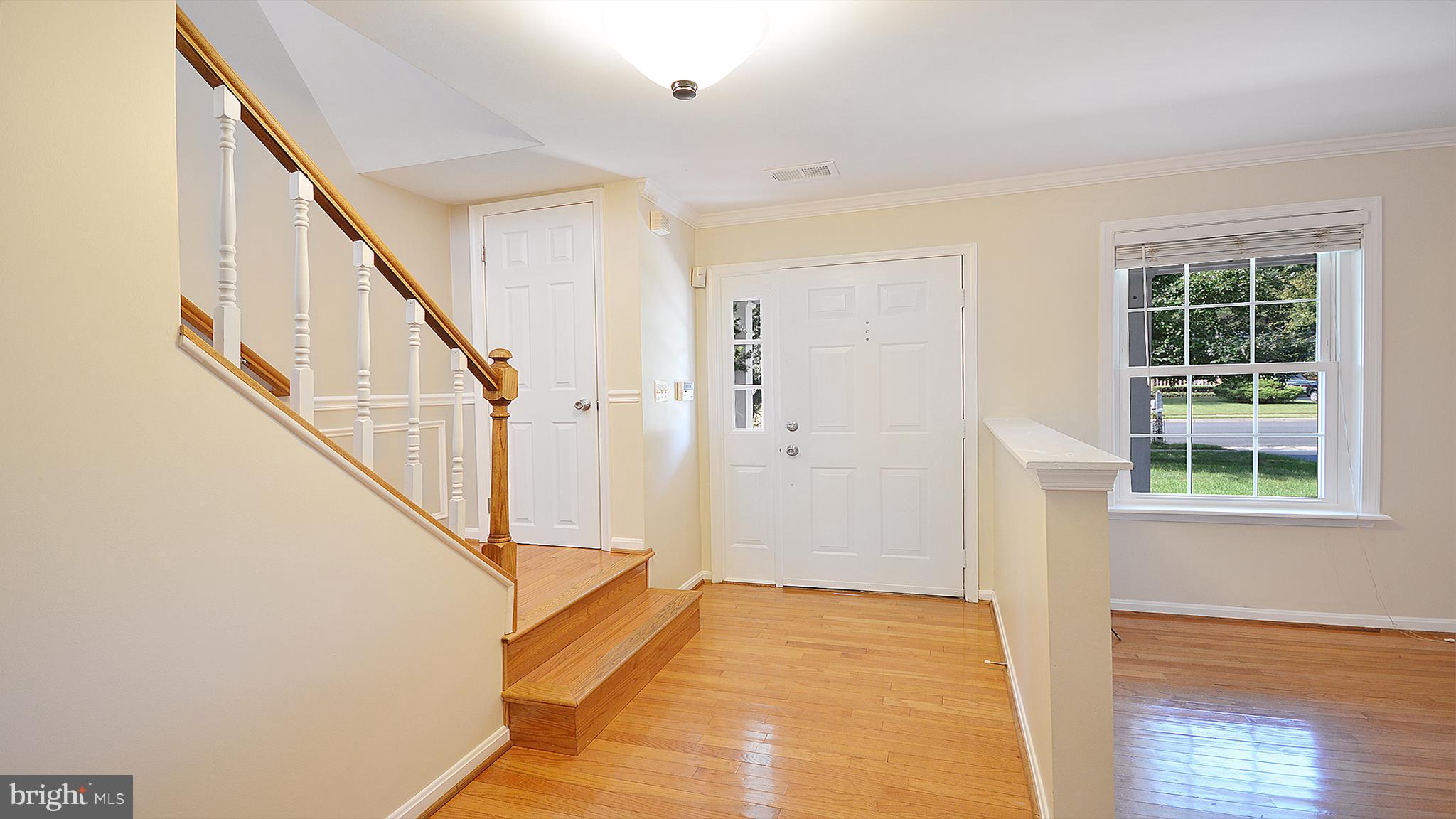 10317 Abbott Road Manassas, VA 20110 - Photo 6 of 25 FOYER