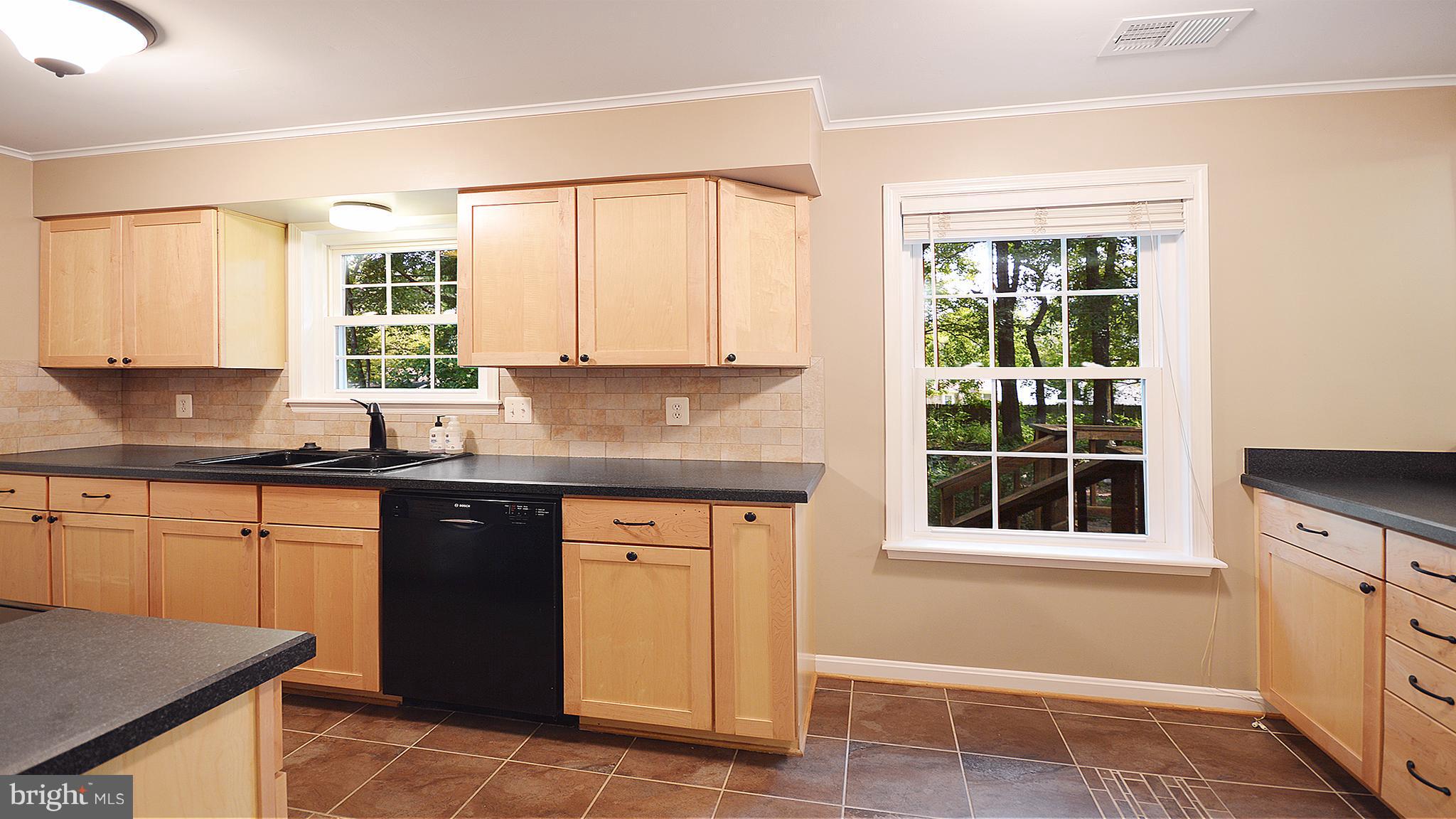 10317 Abbott Road Manassas, VA 20110 - Photo 10 of 25 Kitchen