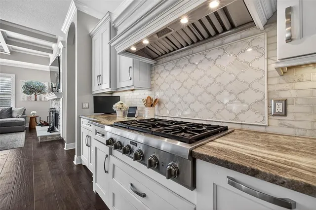 $2,988,000 | 1581 Alexander Road, Belleair, FL 33756