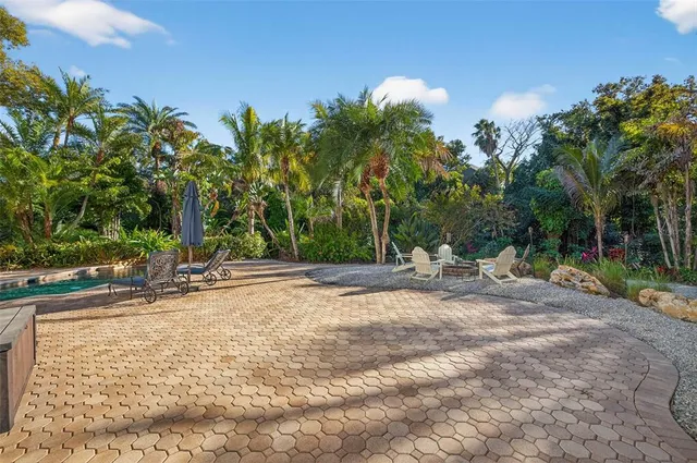$2,988,000 | 1581 Alexander Road, Belleair, FL 33756