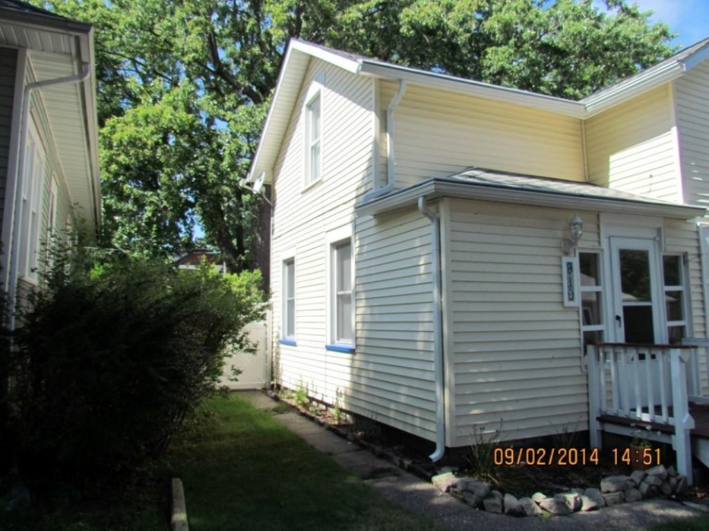 910 Court Street St. Joseph, MI 49085 - Photo 1 of 14 IMG_2229 (Medium)