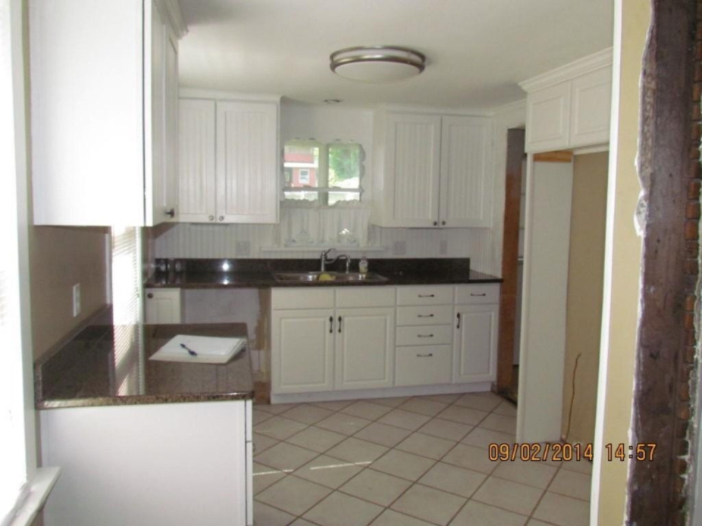 910 Court Street St. Joseph, MI 49085 - Photo 10 of 14 IMG_2246 (Medium)