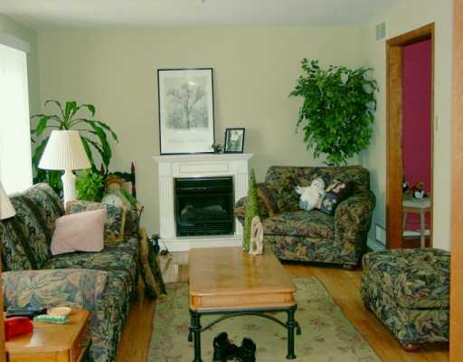 30 MacArthur Way McKees Rocks, PA 15136 - Photo 2 of 8