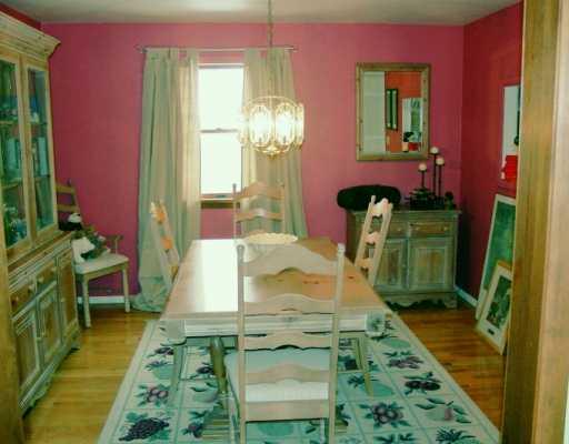 30 MacArthur Way McKees Rocks, PA 15136 - Photo 3 of 8