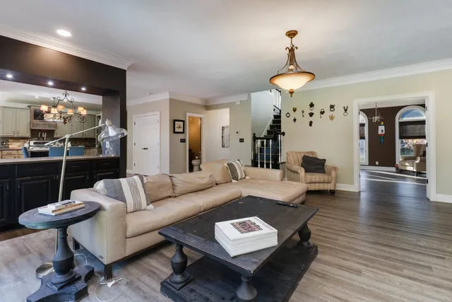 $489,900 | 13 Red Stone Court, Bloomington, IL 61704