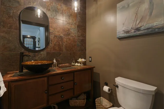 $489,900 | 13 Red Stone Court, Bloomington, IL 61704