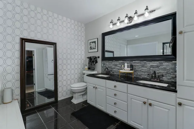 $489,900 | 13 Red Stone Court, Bloomington, IL 61704