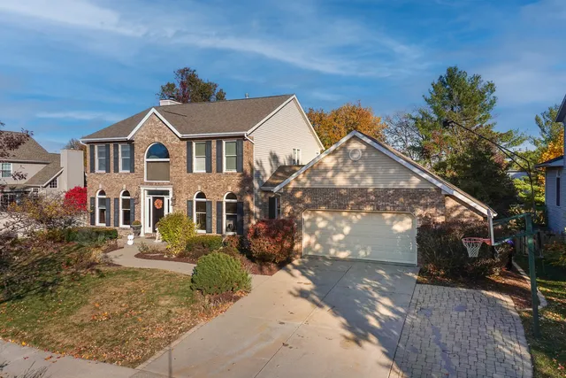 $489,900 | 13 Red Stone Court, Bloomington, IL 61704