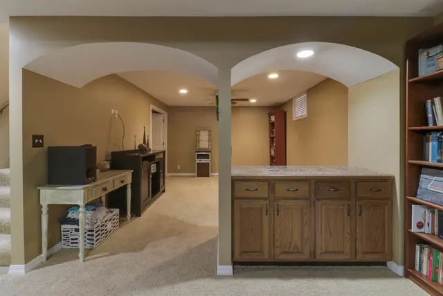 $489,900 | 13 Red Stone Court, Bloomington, IL 61704