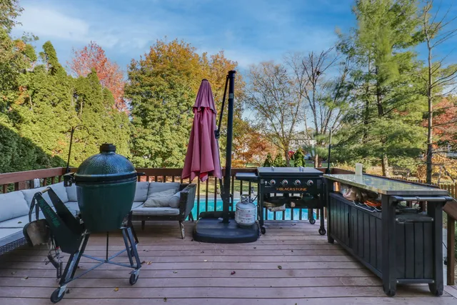 $489,900 | 13 Red Stone Court, Bloomington, IL 61704