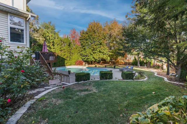 $489,900 | 13 Red Stone Court, Bloomington, IL 61704