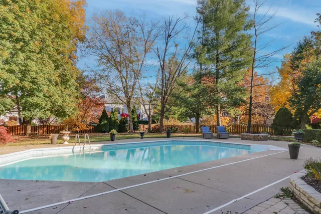 $489,900 | 13 Red Stone Court, Bloomington, IL 61704