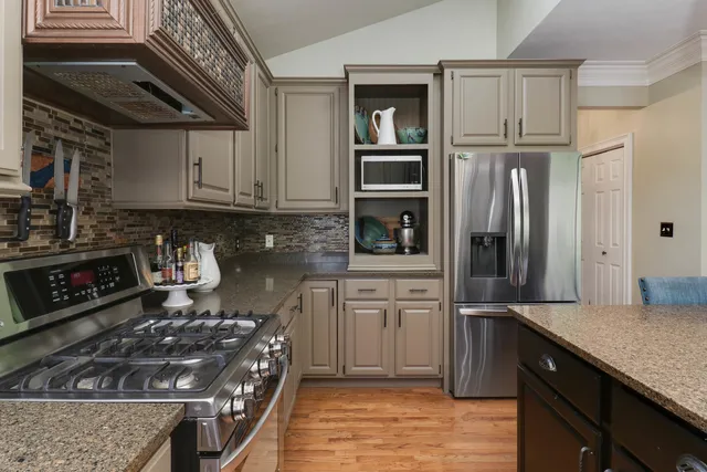 $489,900 | 13 Red Stone Court, Bloomington, IL 61704