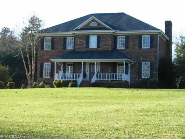 2610 Burke Farm Road Clemmons, NC 27012 - Photo 1 of 9 Exterior Front.