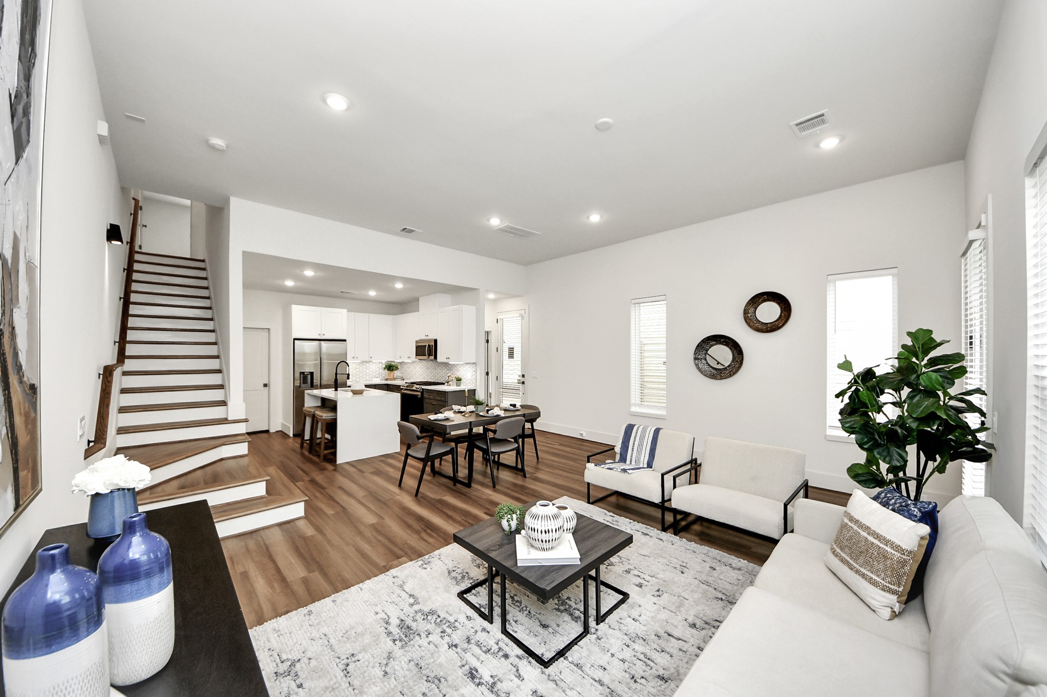 6018 Knox Street Houston, TX 77091 - Photo 20 of 42 a living room with furniture and a large window