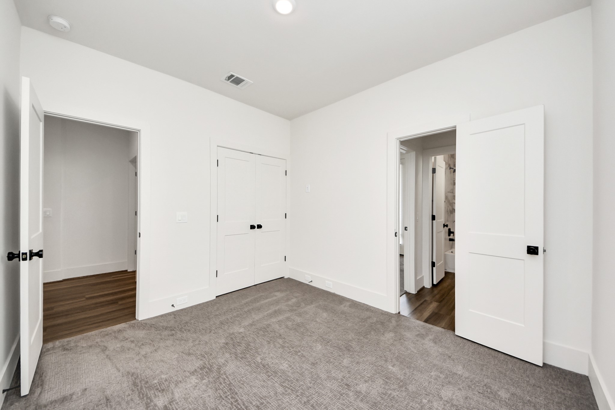 6018 Knox Street Houston, TX 77091 - Photo 27 of 42 a view of small space