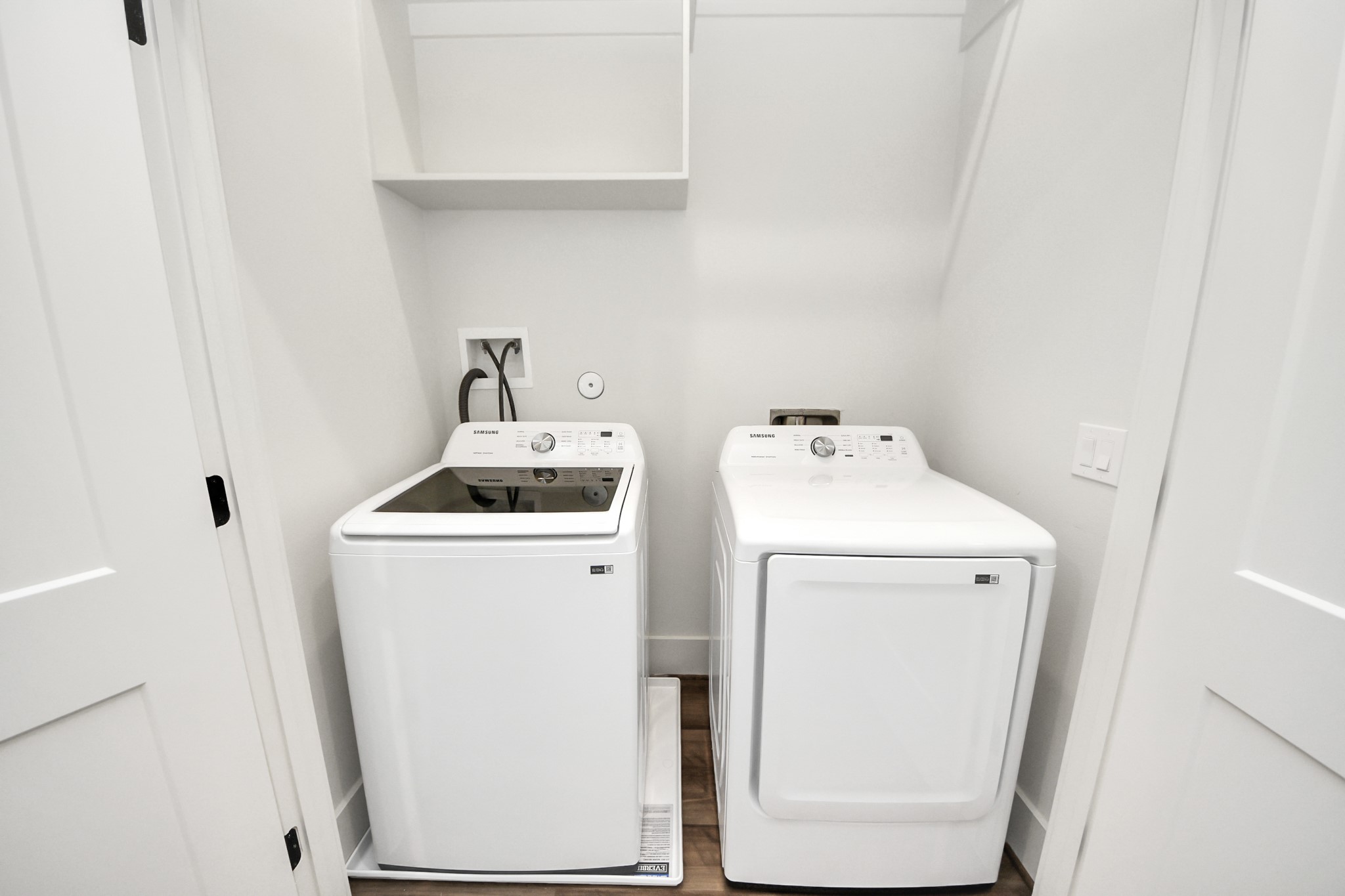 6018 Knox Street Houston, TX 77091 - Photo 29 of 42 a utility room with dryer and washer