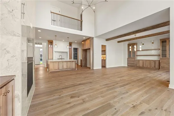 $1,120,350 | 12502 West 170th Terrace, Overland Park, KS 66221