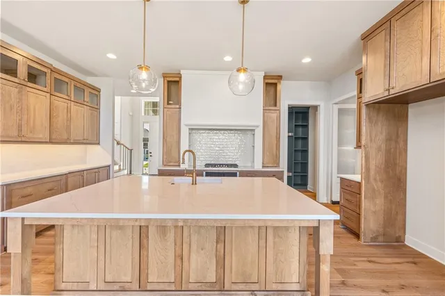 $1,120,350 | 12502 West 170th Terrace, Overland Park, KS 66221