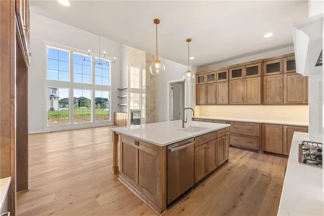 $1,120,350 | 12502 West 170th Terrace, Overland Park, KS 66221