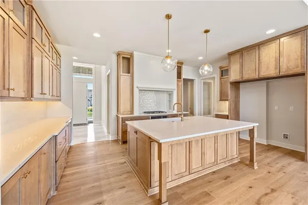 $1,120,350 | 12502 West 170th Terrace, Overland Park, KS 66221