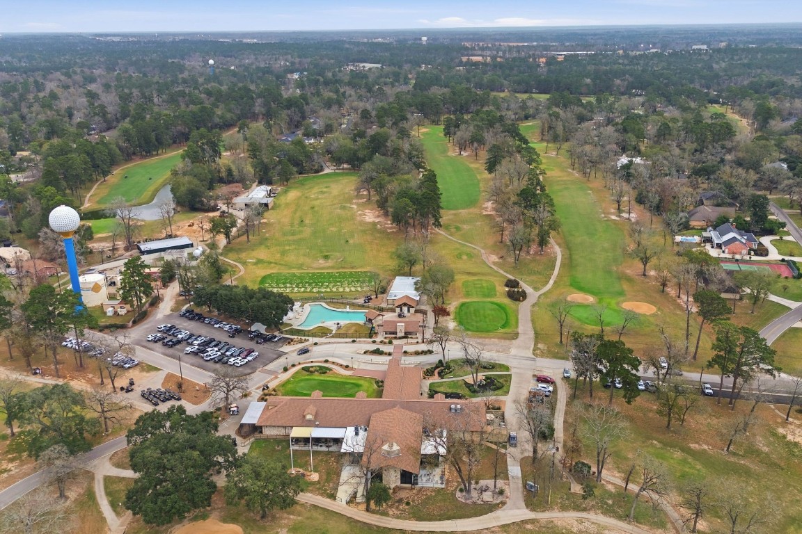 20 Moon Valley Court Conroe, TX 77304 - Photo 31 of 32 an aerial view of multiple house