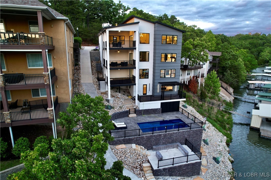 186 Frudeger Road Lake Ozark, MO 65049 - Photo 2 of 39