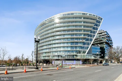 $1,750,000 | 601 Wharf Street Southwest, Unit 213, Washington, DC 20024