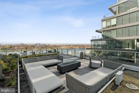 $1,750,000 | 601 Wharf Street Southwest, Unit 213, Washington, DC 20024