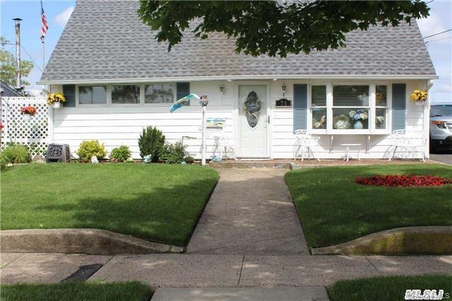 71 Seawane Road East Rockaway, NY 11518 - Photo 1 of 24