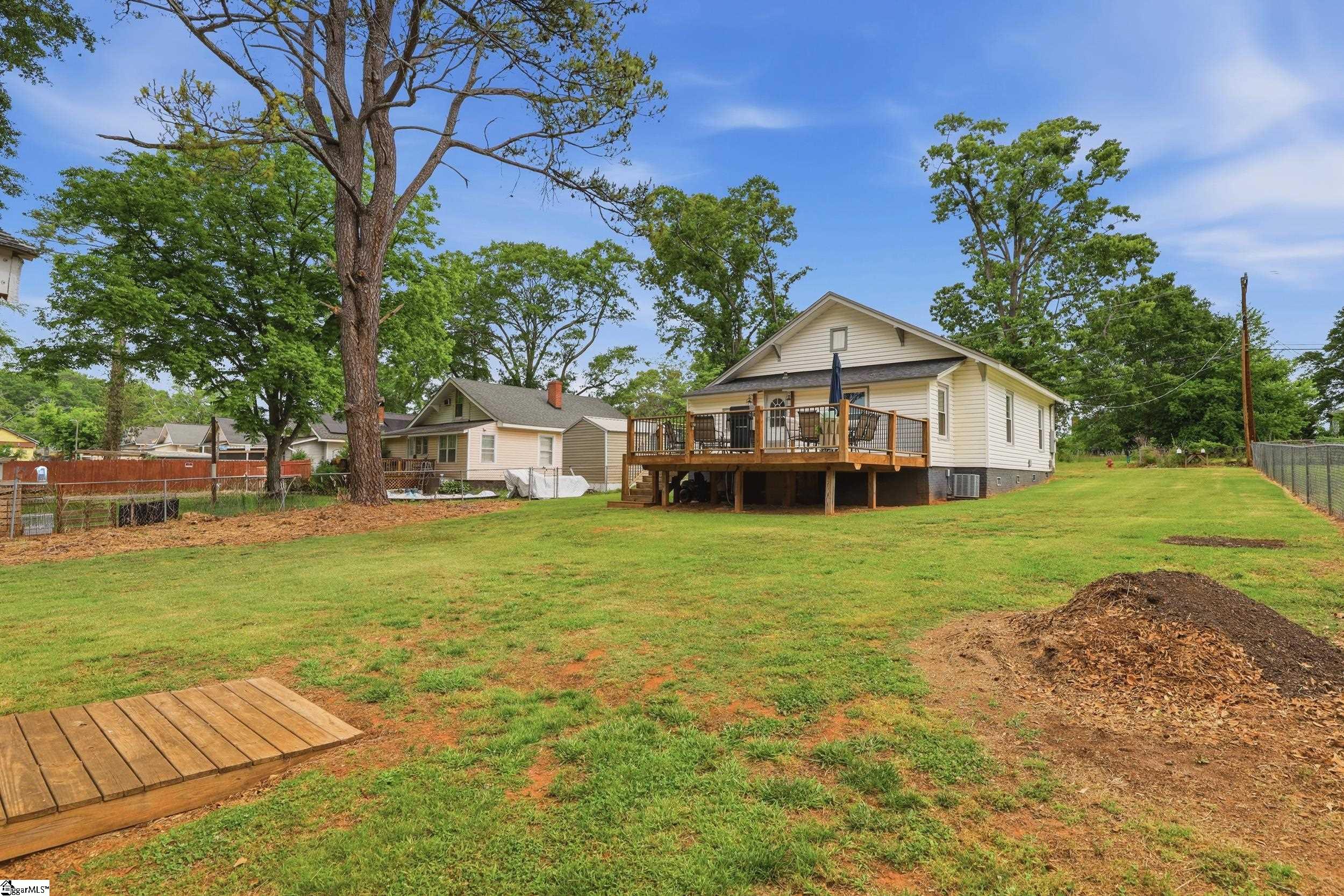 208 Hill Street Wellford, SC 29385 - Photo 23 of 32