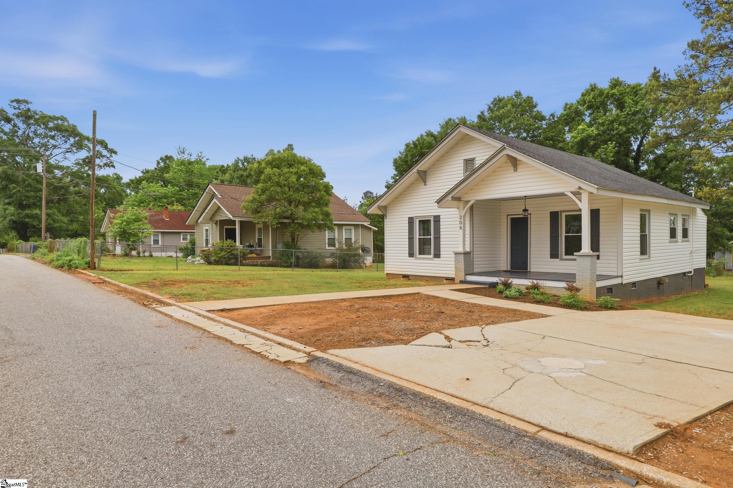 208 Hill Street Wellford, SC 29385 - Photo 26 of 32
