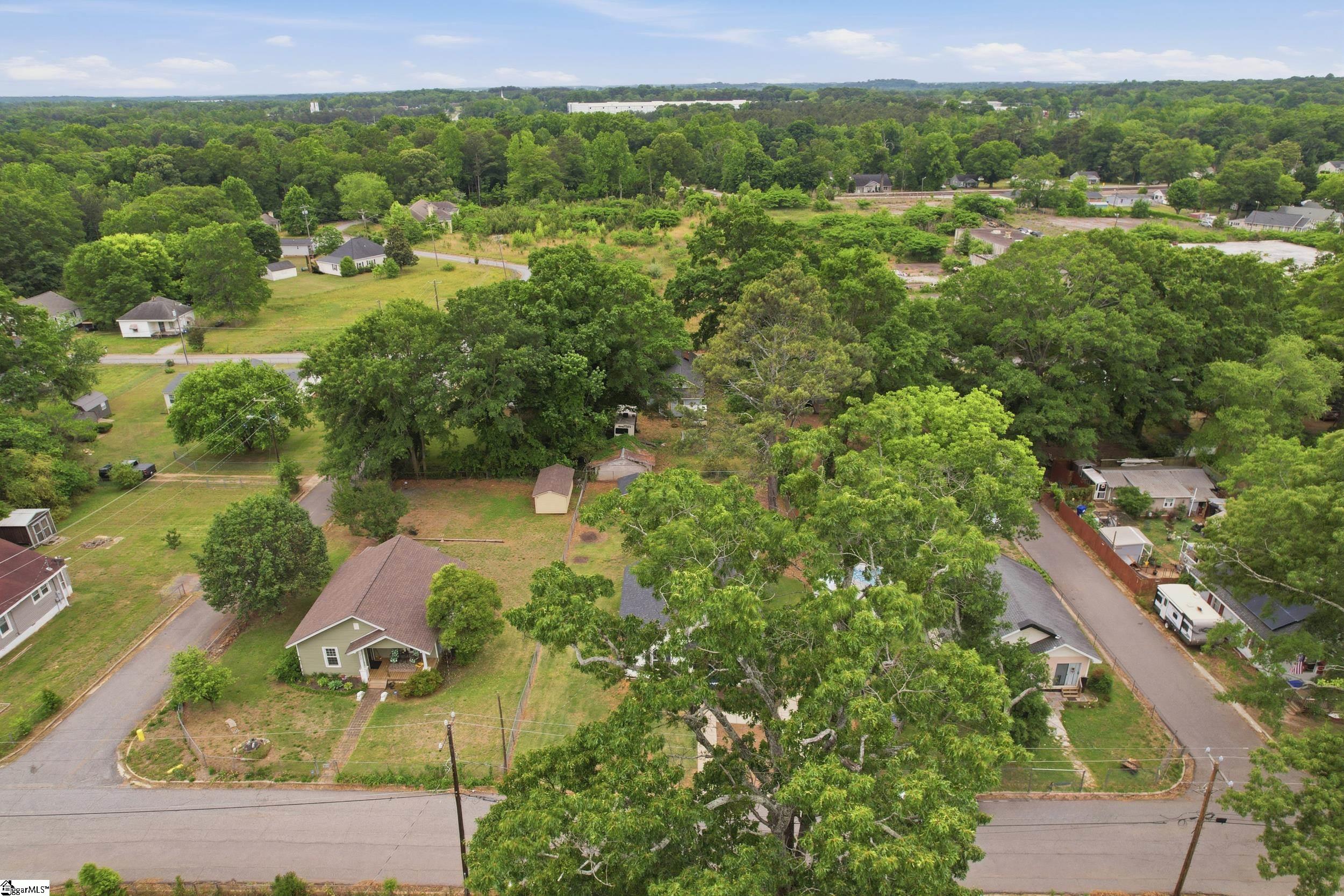 208 Hill Street Wellford, SC 29385 - Photo 27 of 32